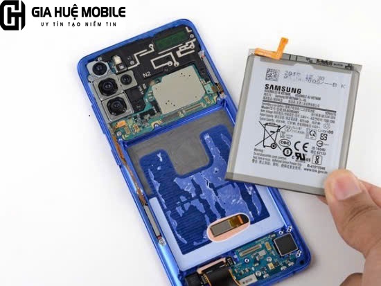 thay pin samsung s20 (2)